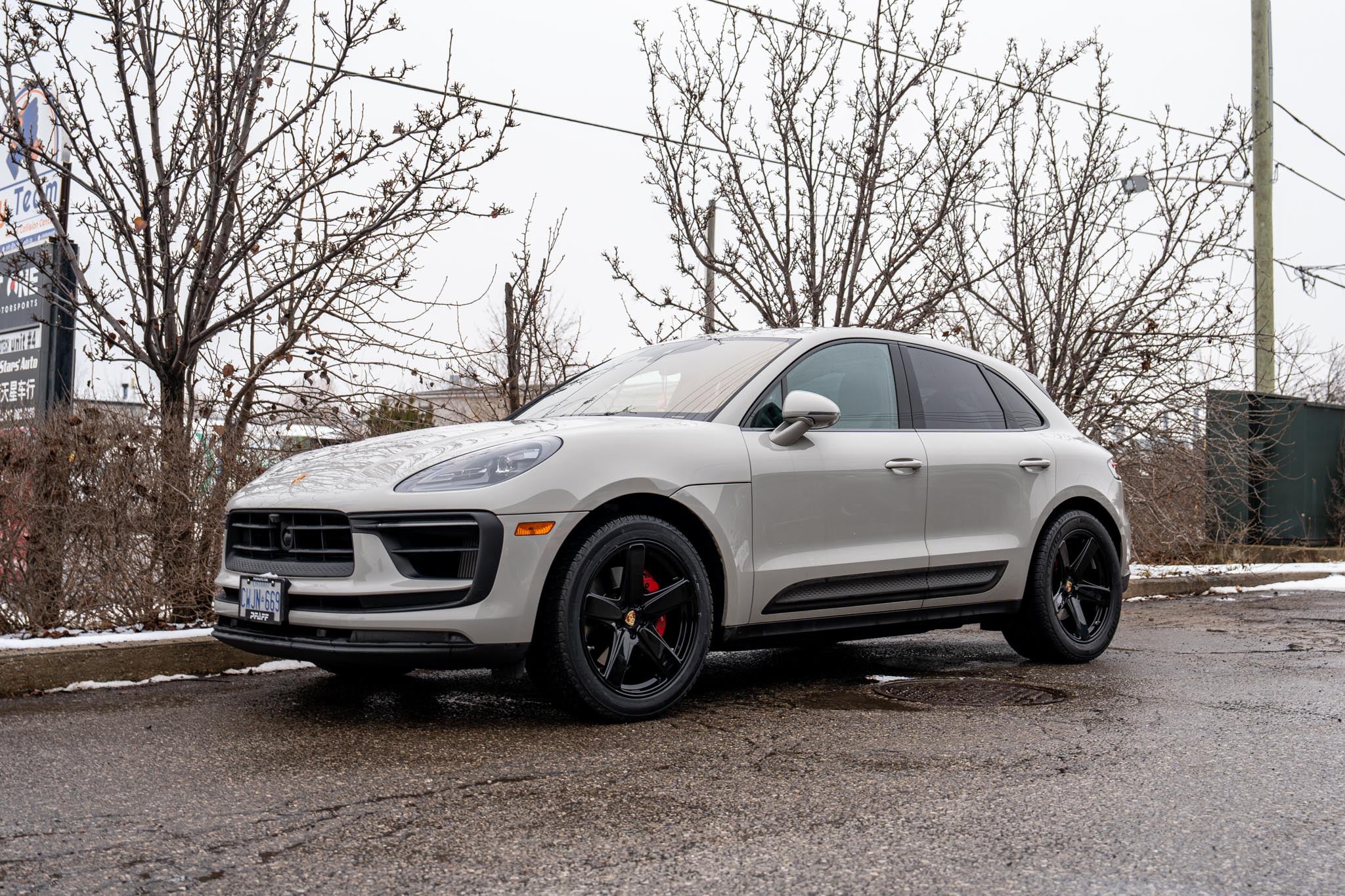 Porsche Macan S x R182 Gloss Black