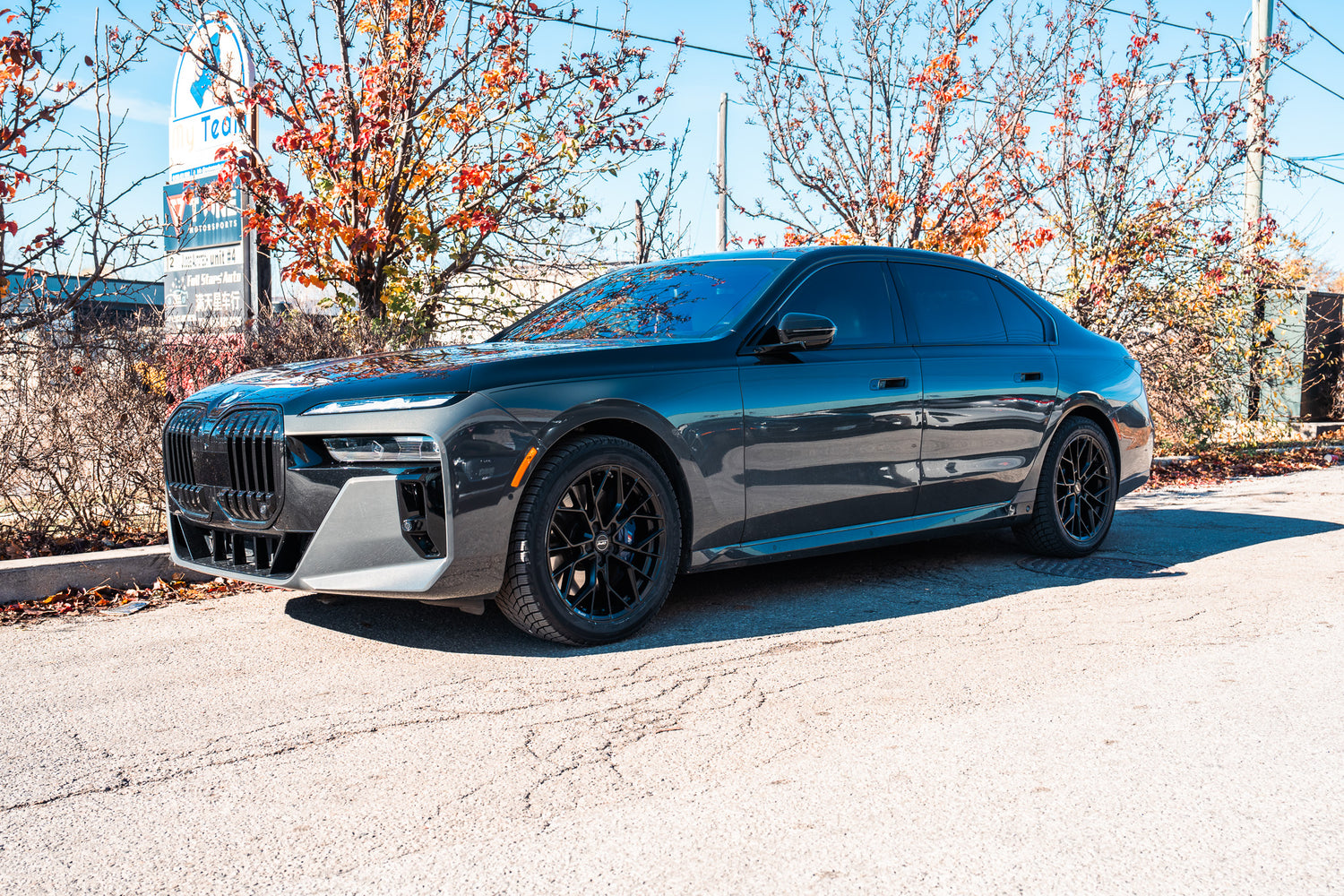 BMW i7 x OPE Venom FlowForm Satin Black