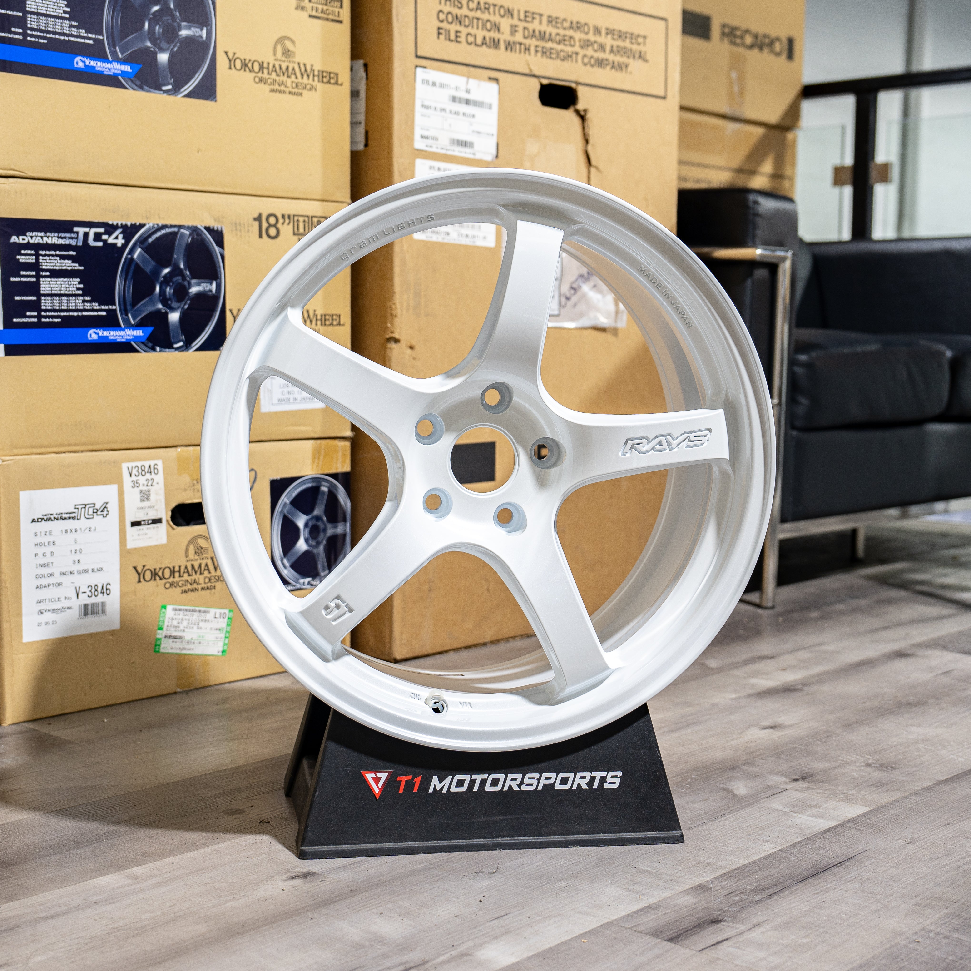 Rays Gram Lights 57CR - 18x9.5 / 5x114.3 / +38 - Ceramic Pearl (WRX/STI/EVO)