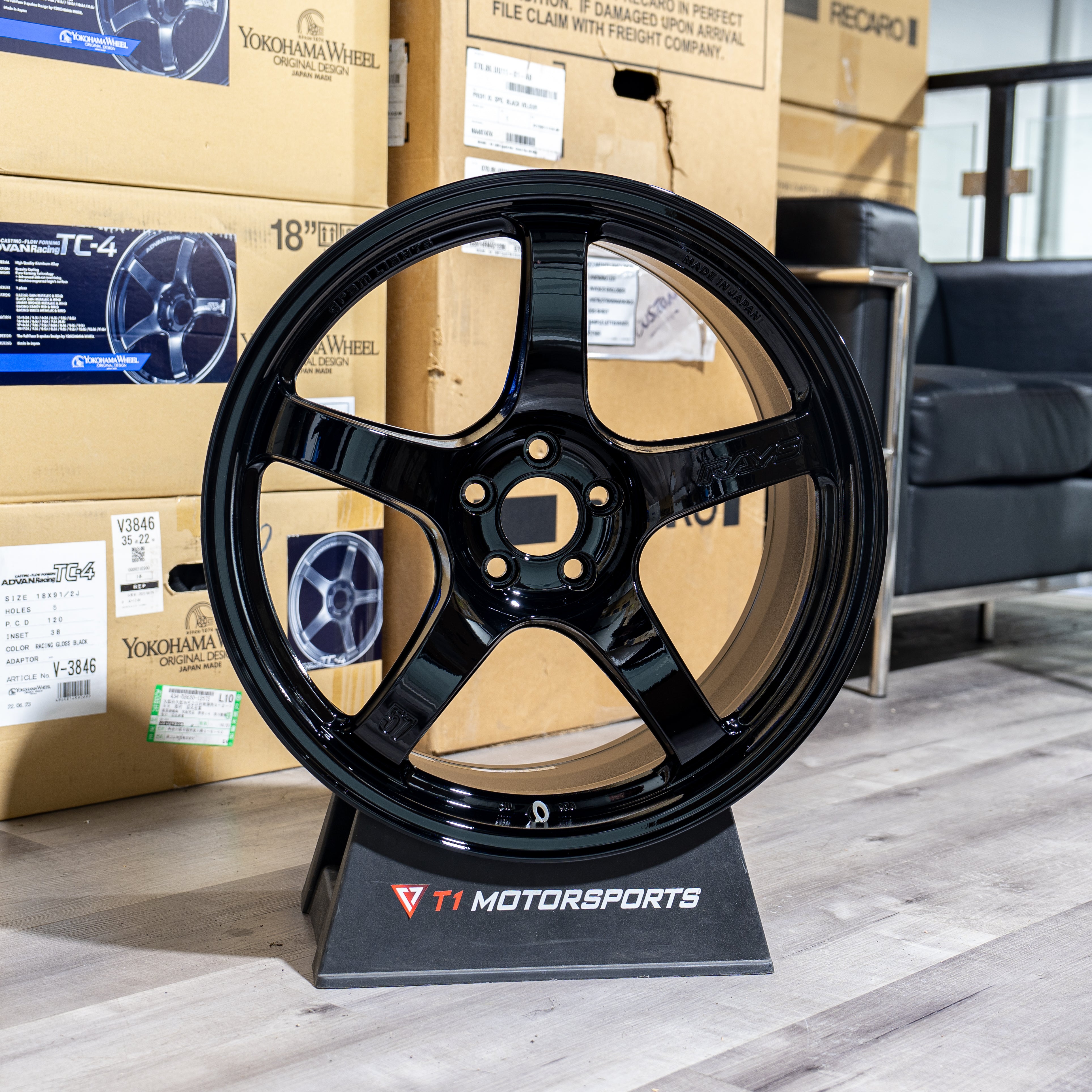 Rays Gram Lights 57CR - 18x9.5 / 5x114.3 / +38 - Glossy Black (WRX/STI/EVO)