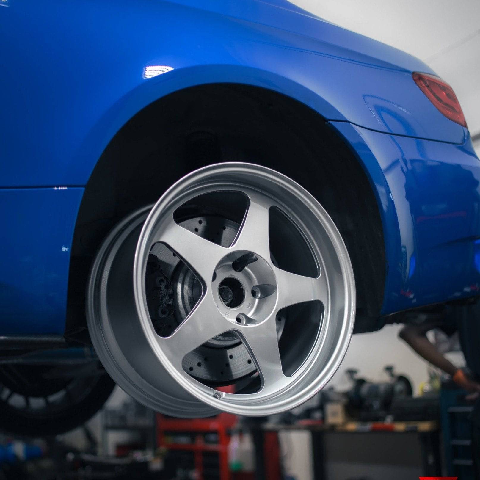 Desmond Regamaster EVO II 18x10 / 5x120 / Offset +25 - Gloss SILVER - T1 Motorsports