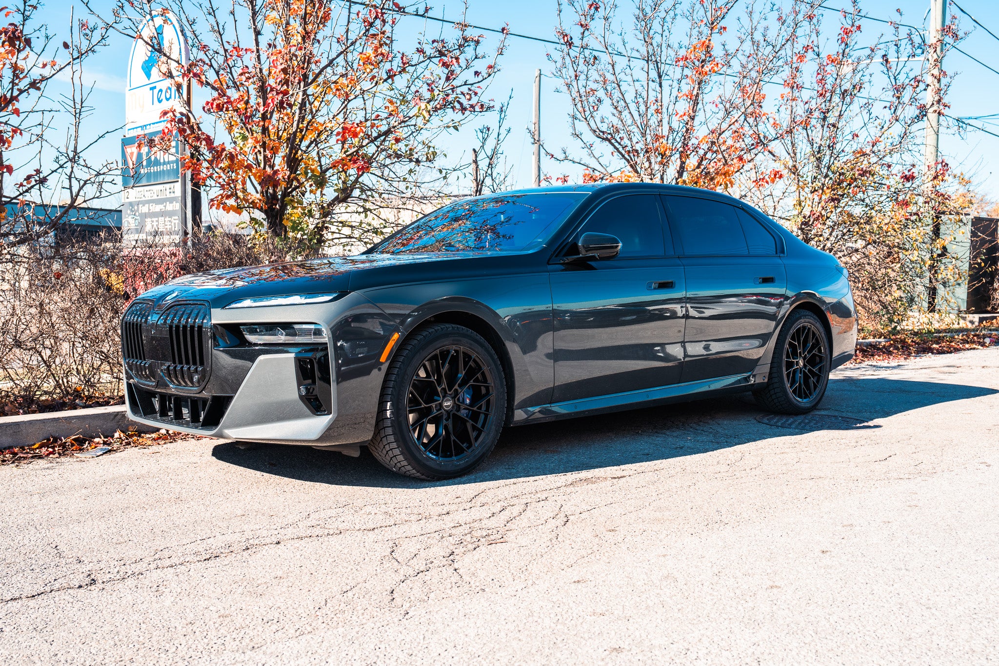 BMW i7 x OPE Venom FlowForm Satin Black