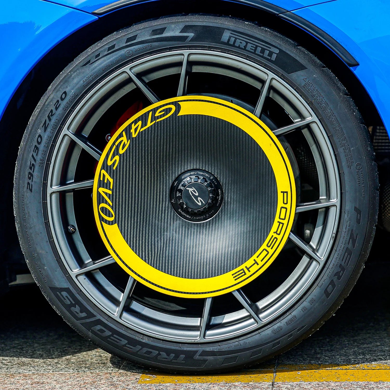 Silver Rocket SR Dry Carbon Fiber R-HR Aerodisc (For OEM Aluminum Rims) - 2022+ Porsche 718 Cayman GT4RS