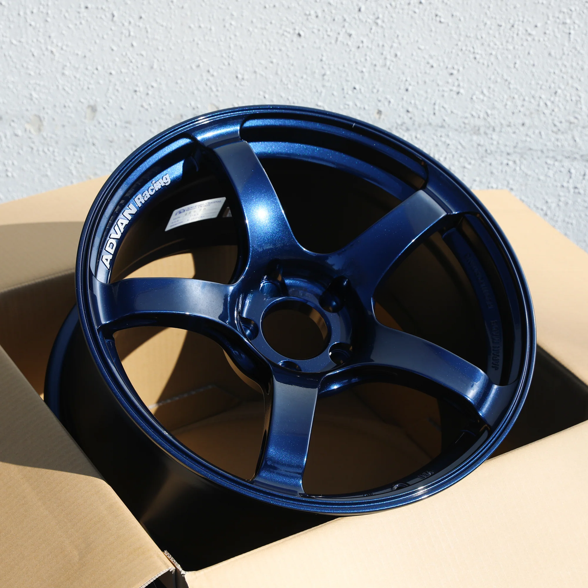 Yokohama Advan Racing TC-4 - 18x9.5 / 5x120 / +38 - Racing Indigo Blue