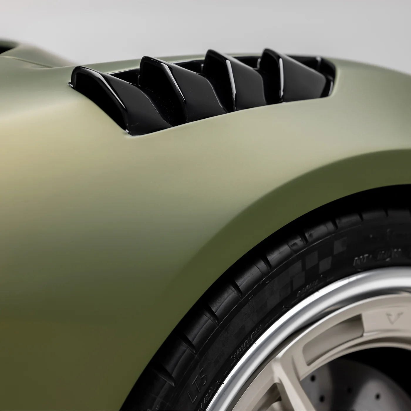 Vorsteiner Carbon Fiber Vented Fenders  - 2024+ Lotus Emira