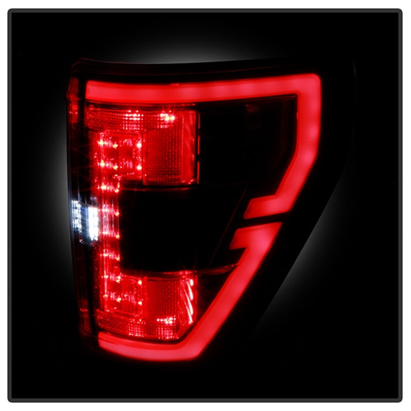 Spyder 21-23 Ford F150 (Factory Halogent) Light Bar LED Tail