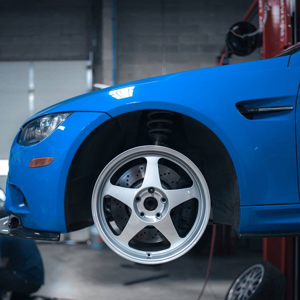 Desmond Regamaster EVO II 18x10 / 5x120 / Offset +25 - Gloss SILVER - T1 Motorsports